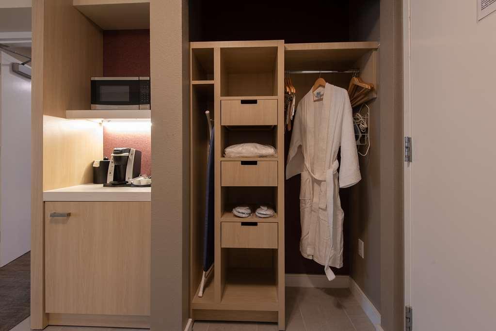 Hilton Garden Inn Calabasas Room photo